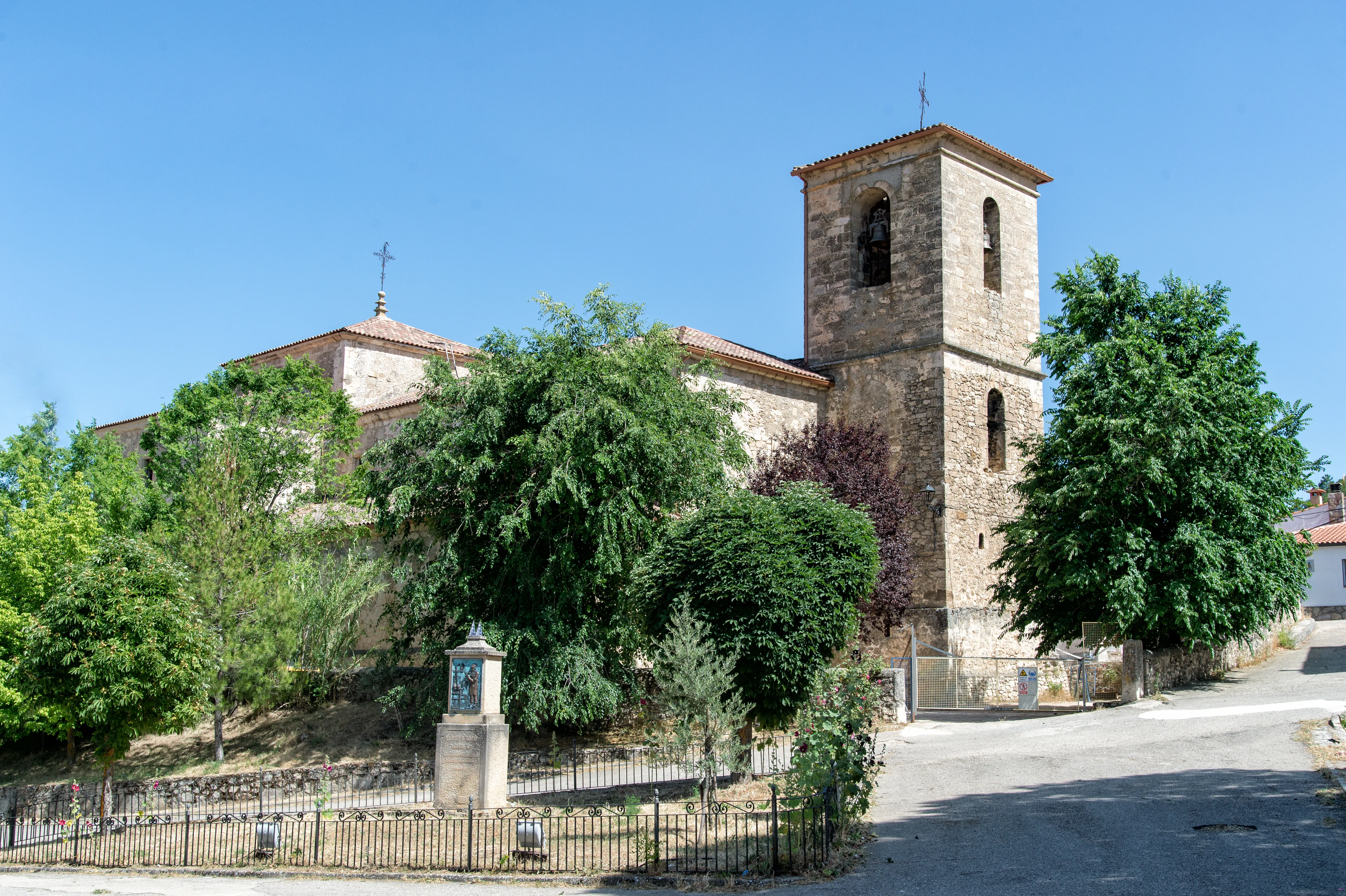 Iglesia y monumento a los vidrieros